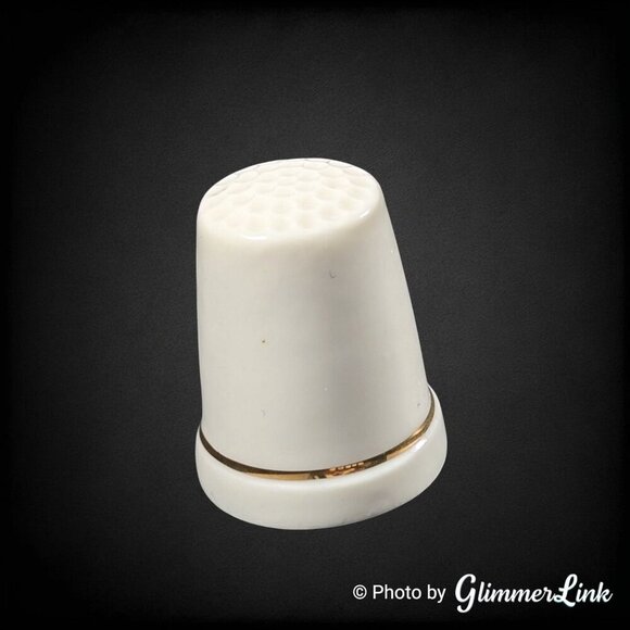 Bermuda Floral Souvenir Porcelain Collectible Thimble - Picture 5 of 8